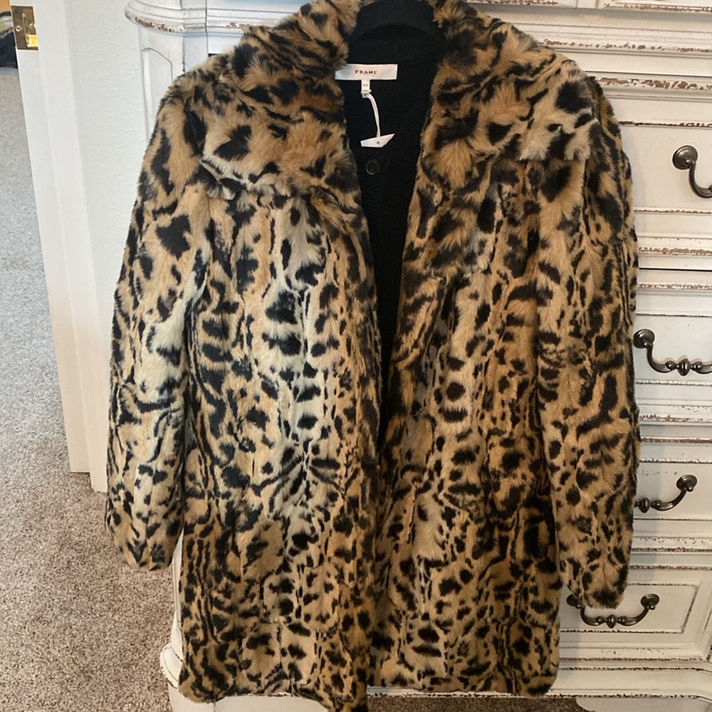 Brand new anthropology tag still on it original price 250. Warm and comfy cozy